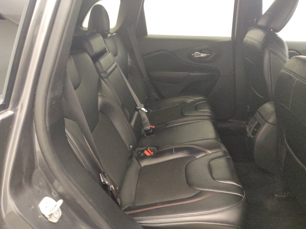 Used 2019 Jeep Cherokee Trailhawk w/ Cold Weather Group AWD/4WD image 19