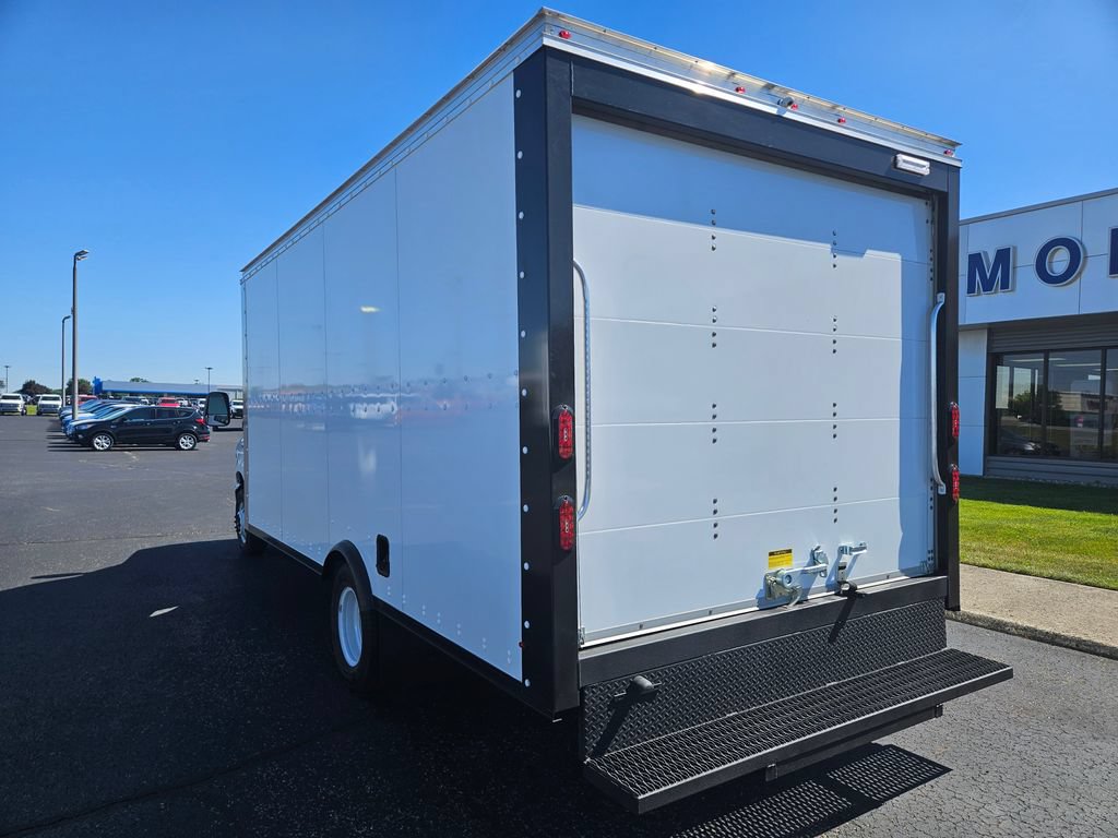 New 2026 Ford E-450 and Econoline 450 Super Duty w/ Shuttle Bus Prep Package RWD image 8