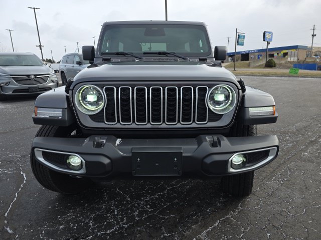 Used 2025 Jeep Wrangler Unlimited Sahara w/ Safety Group AWD/4WD image 9