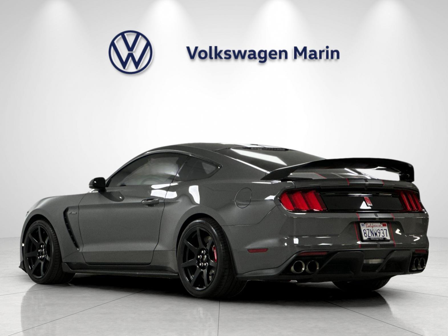 Used 2018 Ford Mustang Shelby GT350R w/ GT350R Equipment Group 920A RWD image 3