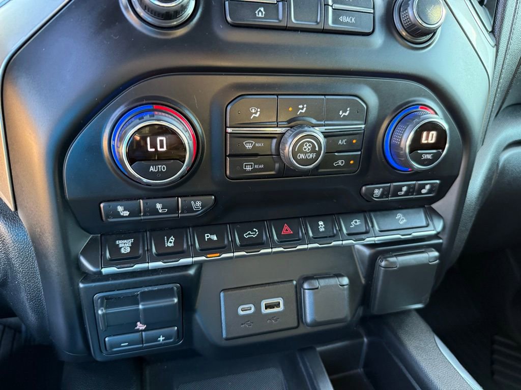 Used 2020 Chevrolet Silverado 2500 LTZ w/ LTZ Plus Package image 32