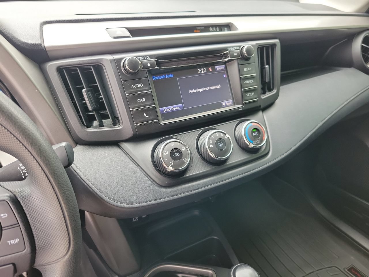 Used 2017 Toyota RAV4 LE FWD image 23