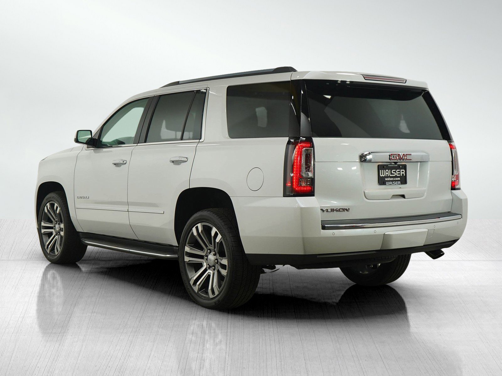 Used 2017 GMC Yukon Denali w/ Open Road Package image 3