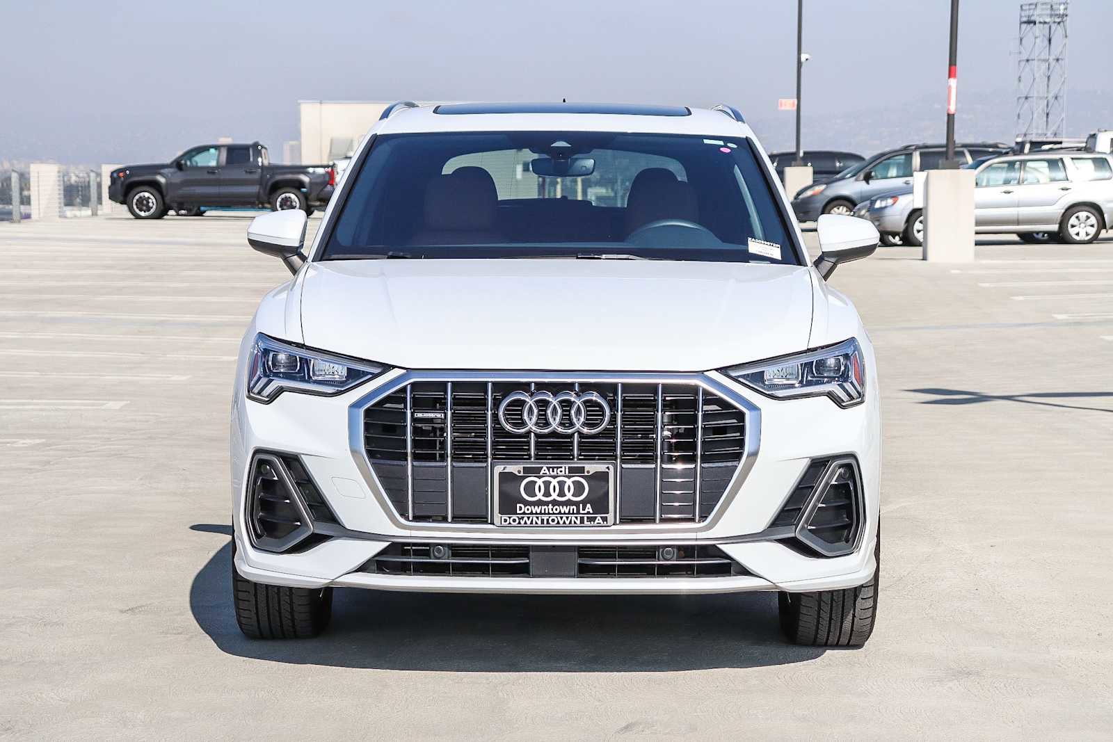 Used 2023 Audi Q3 2.0T Premium w/ Convenience Package image 2
