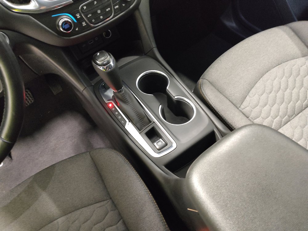 Used 2021 Chevrolet Equinox LT w/ Driver Convenience Package image 26