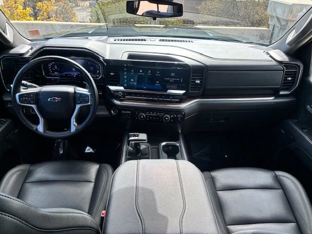Used 2025 Chevrolet Silverado 1500 LT Trail Boss w/ Convenience Package II AWD/4WD image 15