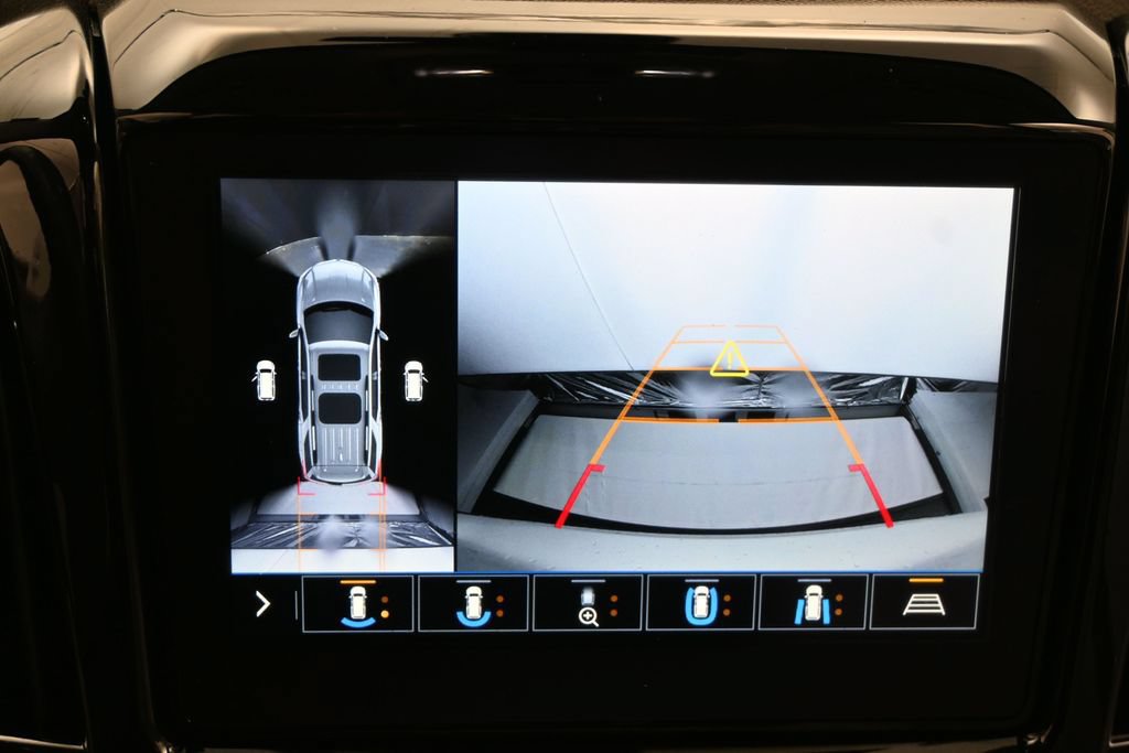 Used 2021 Chevrolet Traverse Premier FWD image 16