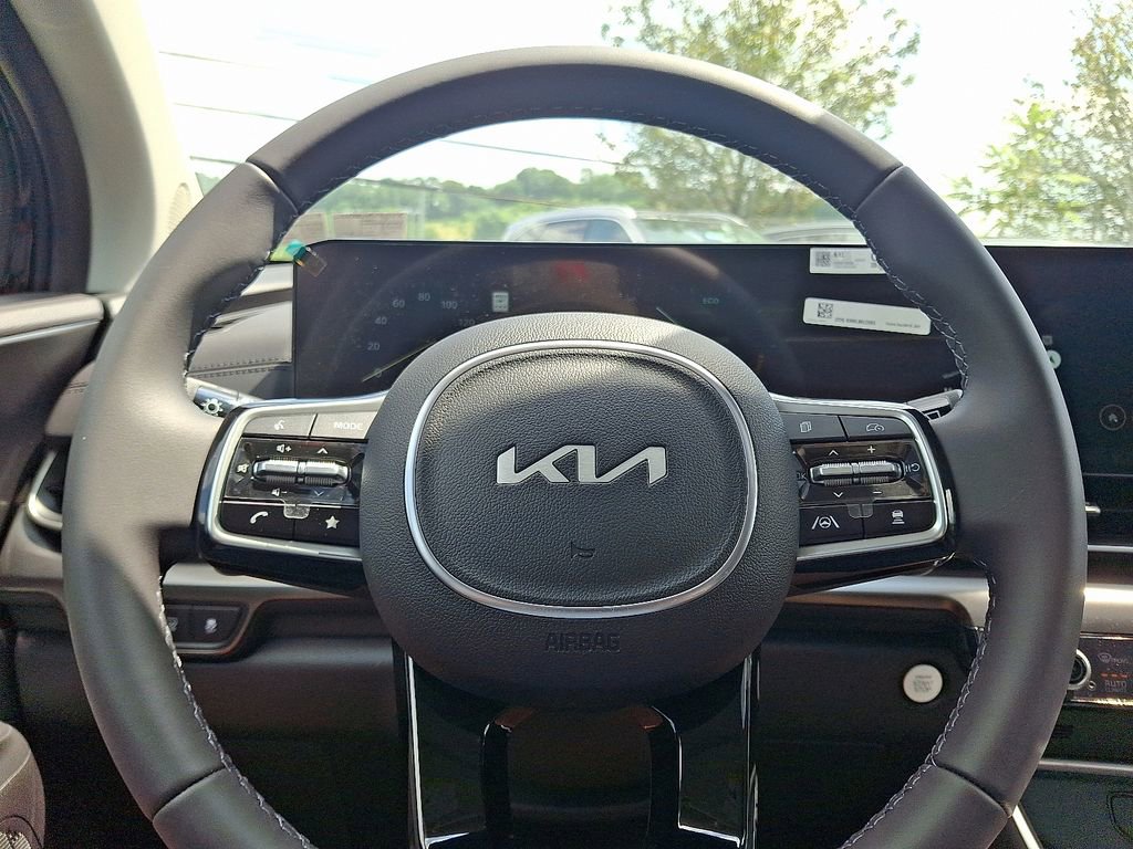 New 2026 Kia Carnival SX w/ SX Dark Edition Package image 17