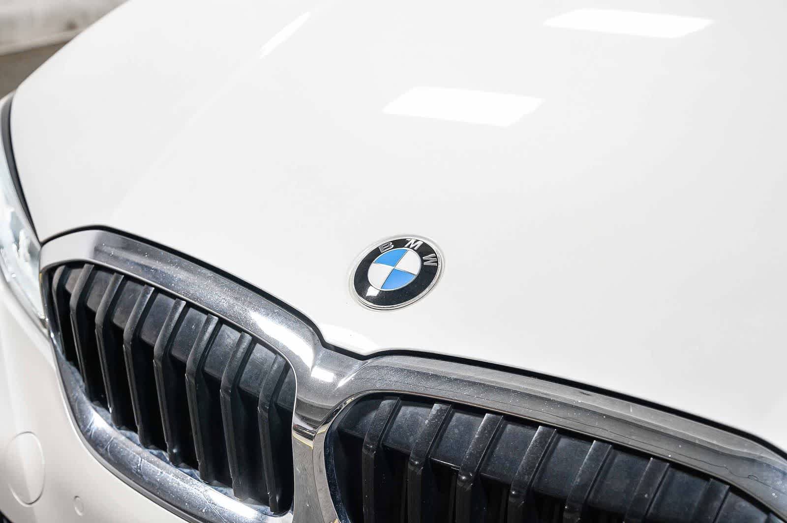 Used 2019 BMW 330i Sedan w/ M Sport Package RWD image 8