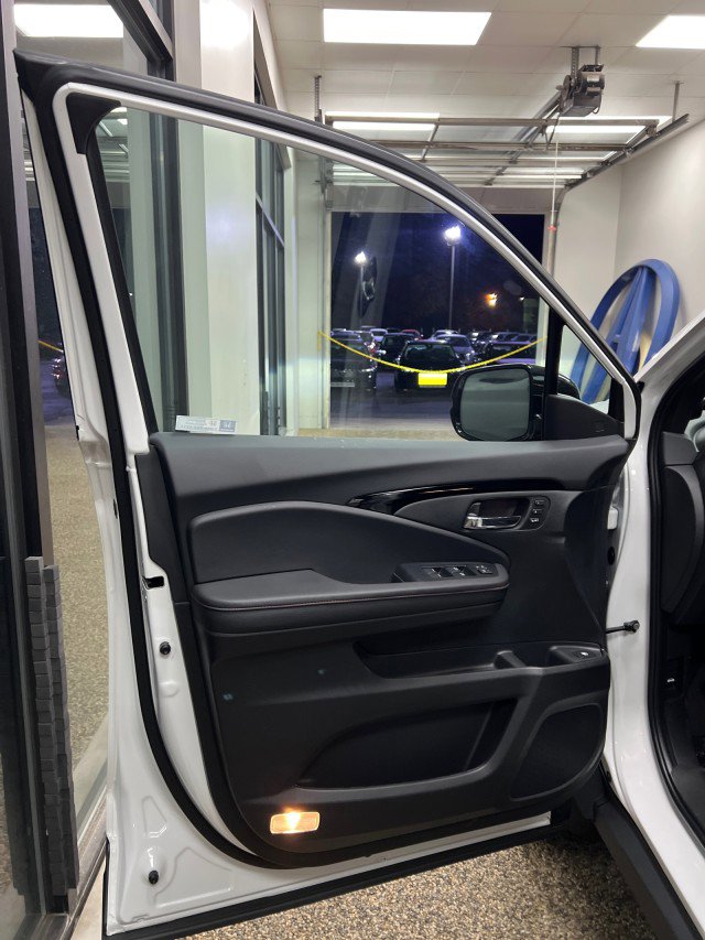 New 2026 Honda Ridgeline Black Edition image 18