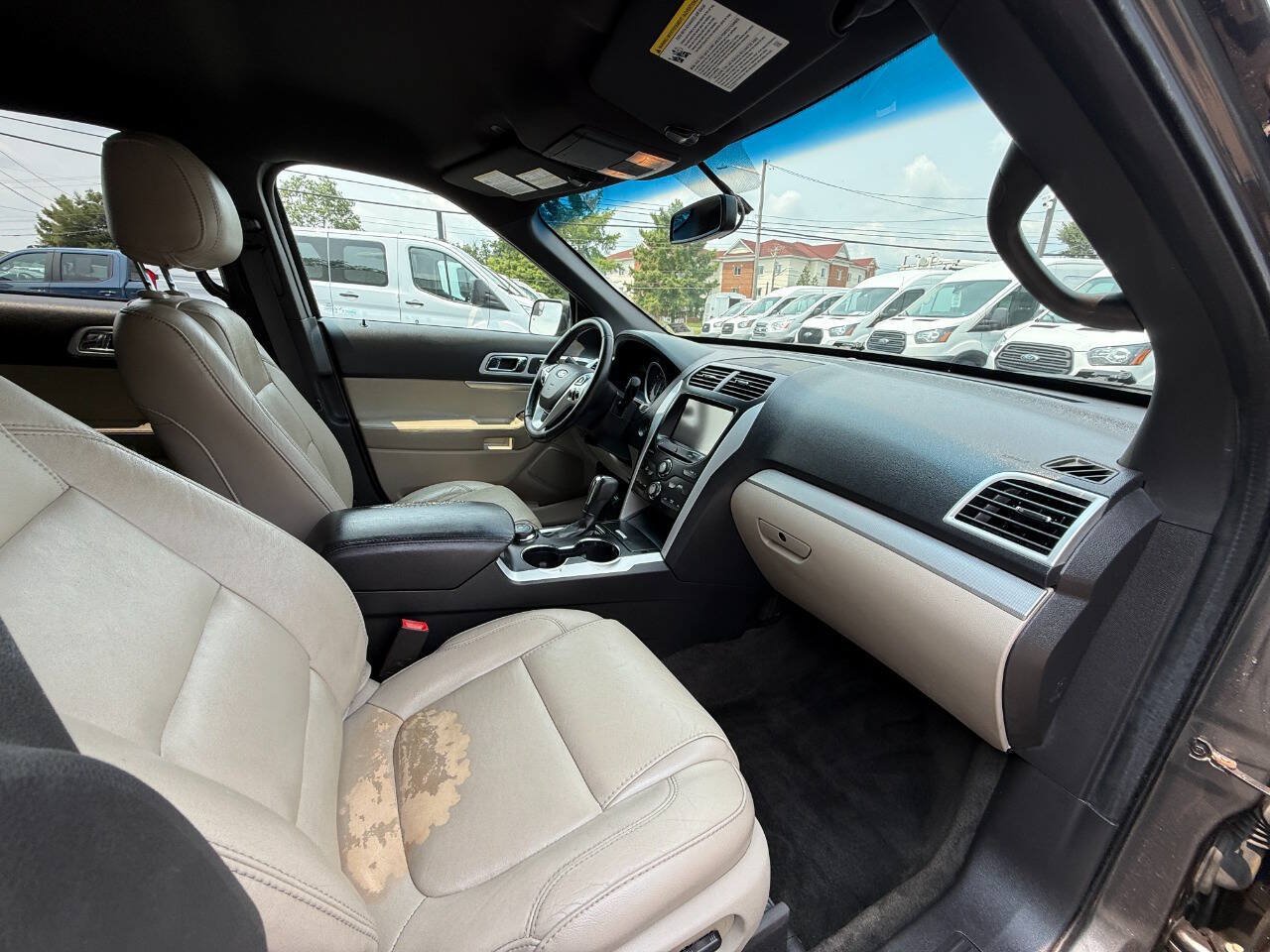 Used 2015 Ford Explorer XLT w/ Equipment Group 202B AWD/4WD image 10