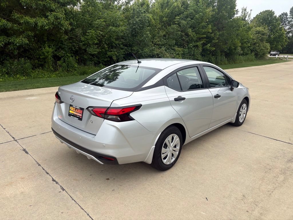 Used 2025 Nissan Versa S w/ Trunk Package FWD image 9