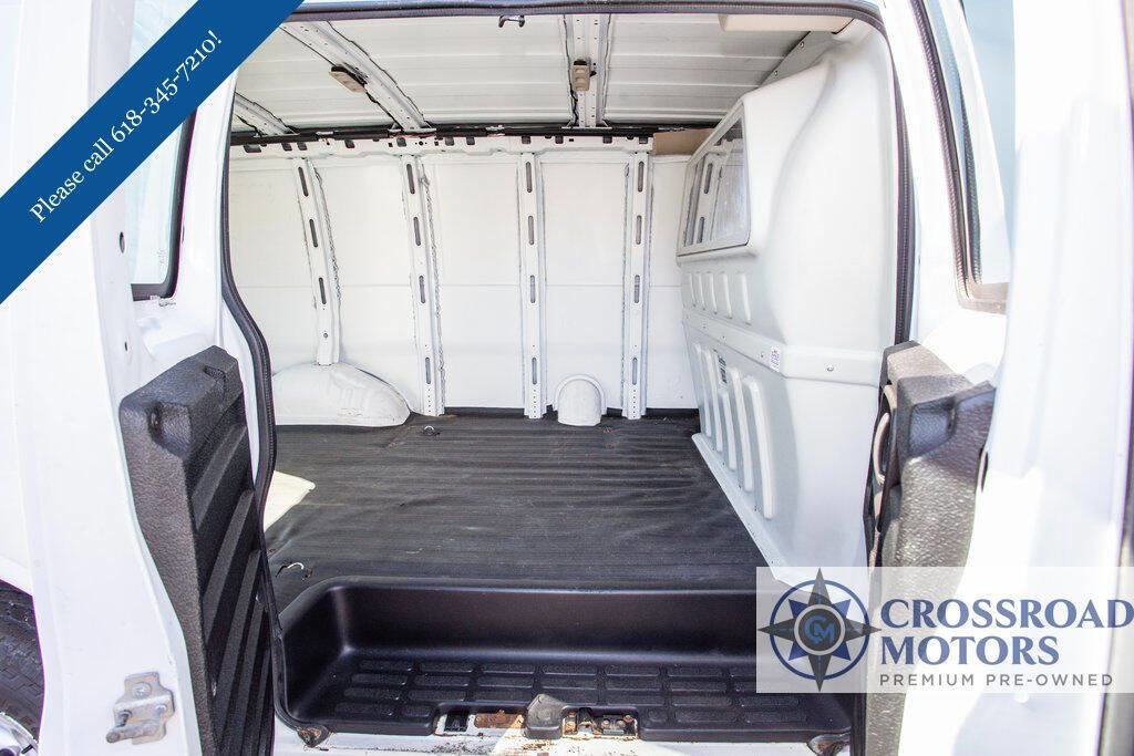 Used 2016 Chevrolet Express 2500 RWD image 18