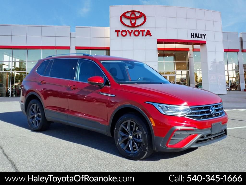 Used 2022 Volkswagen Tiguan SE image 1