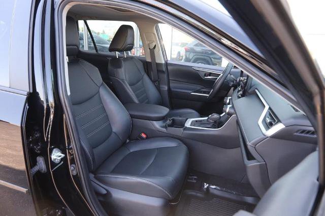 Used 2023 Toyota RAV4 XLE Premium AWD/4WD image 27