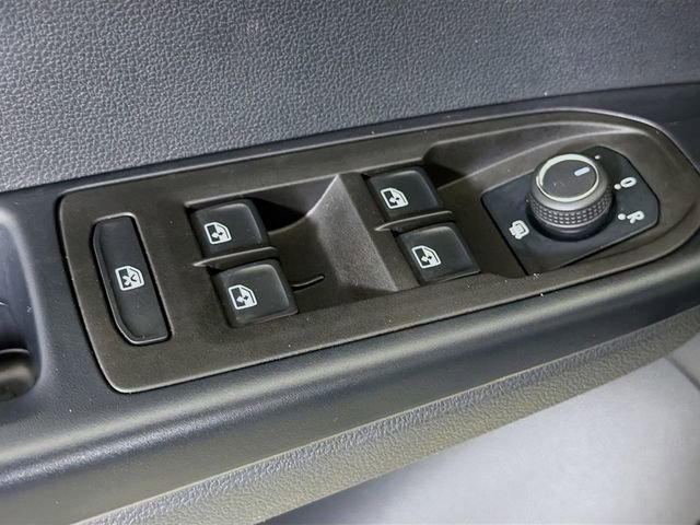 Used 2025 Volkswagen Taos SEL image 20