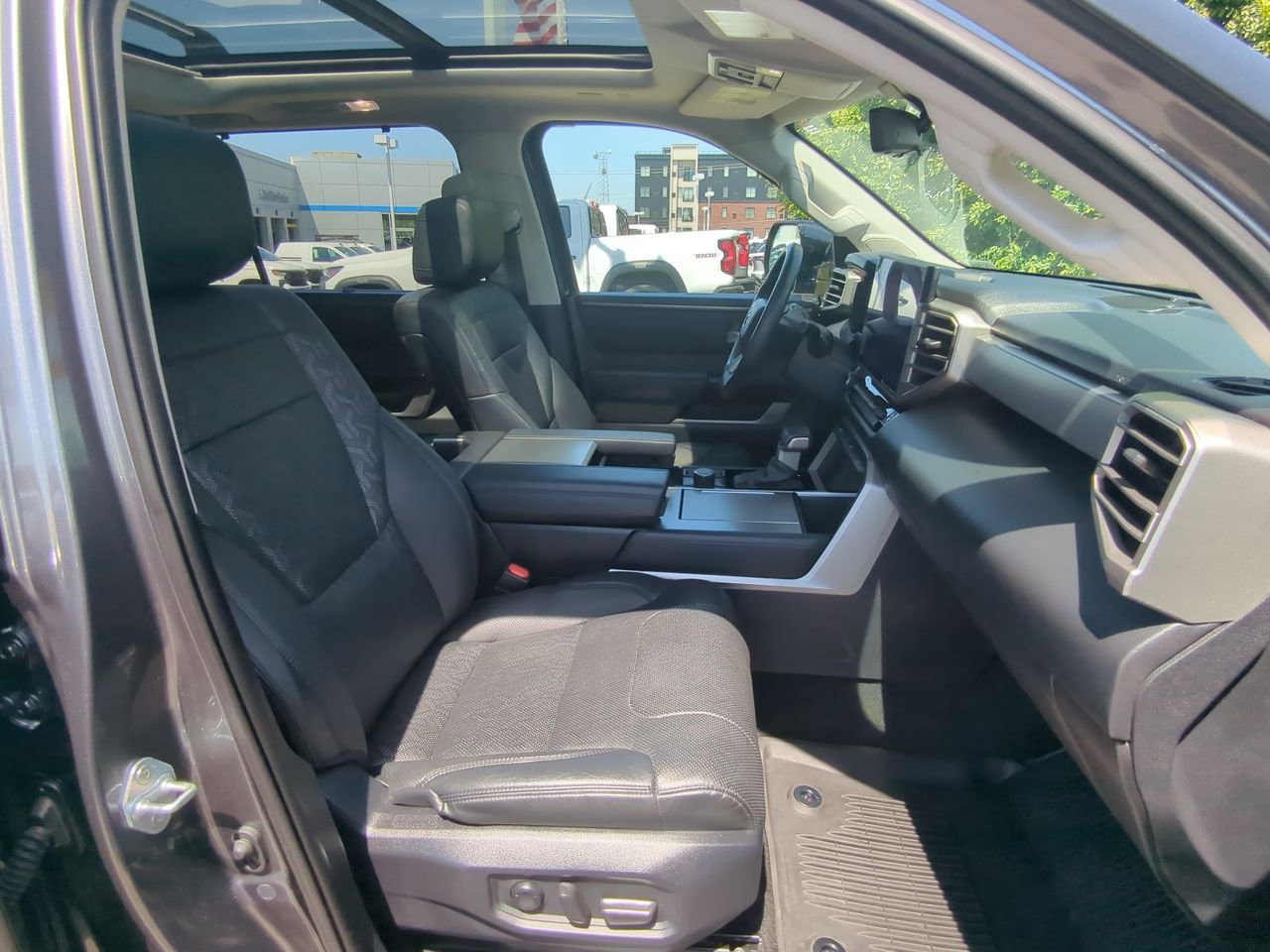 Used 2024 Toyota Sequoia SR5 AWD/4WD image 30