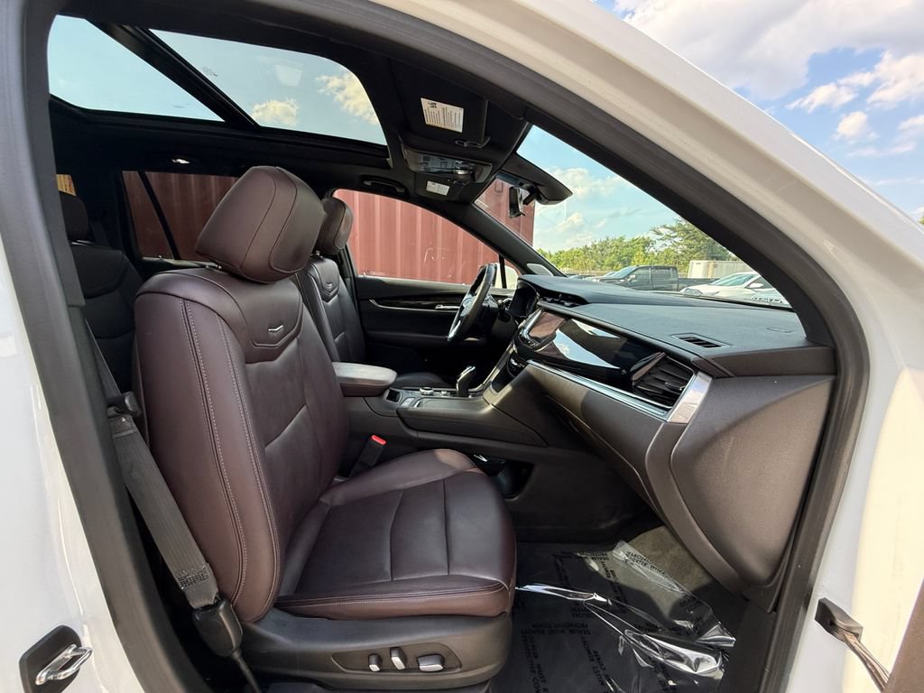 Used 2022 Cadillac XT6 Premium Luxury w/ Technology Package AWD/4WD image 27