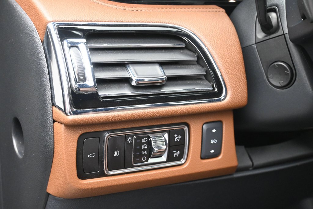 Used 2023 Lincoln Navigator Reserve RWD image 18