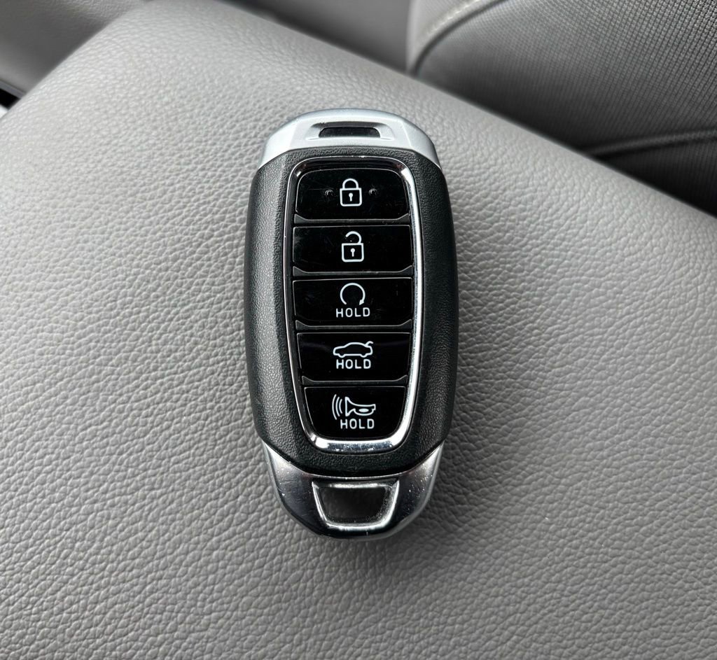 Used 2023 Hyundai Elantra SEL w/ Convenience Package FWD image 32