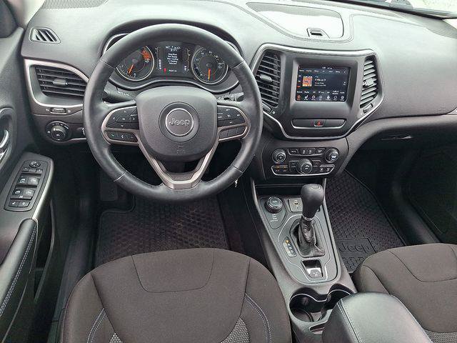Certified 2019 Jeep Cherokee Latitude w/ Cold Weather Group AWD/4WD image 11