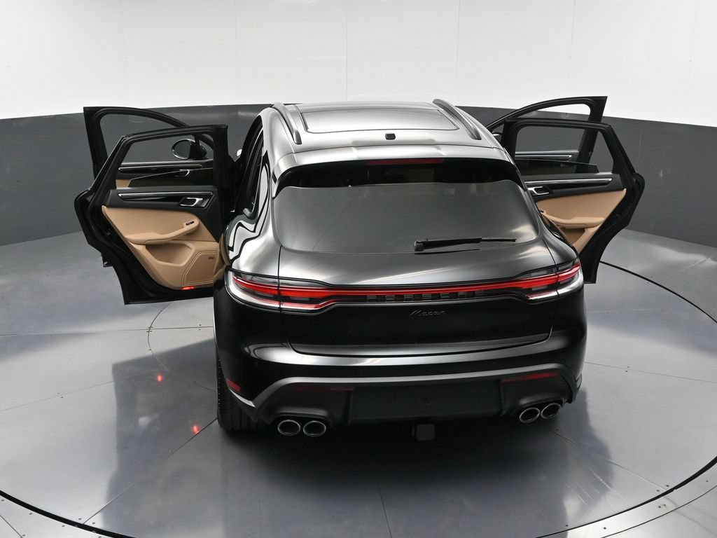 Certified 2026 Porsche Macan AWD/4WD image 34
