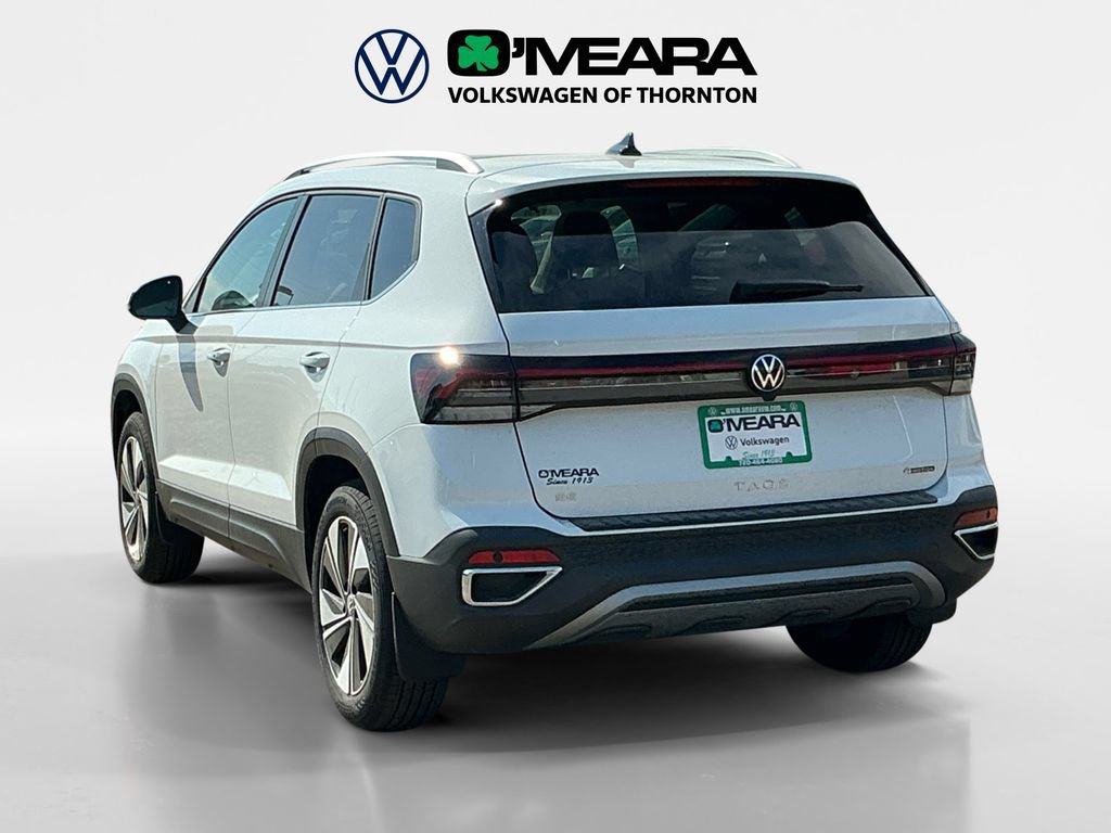 Certified 2025 Volkswagen Taos SE w/ Panoramic Sunroof Package AWD/4WD image 3