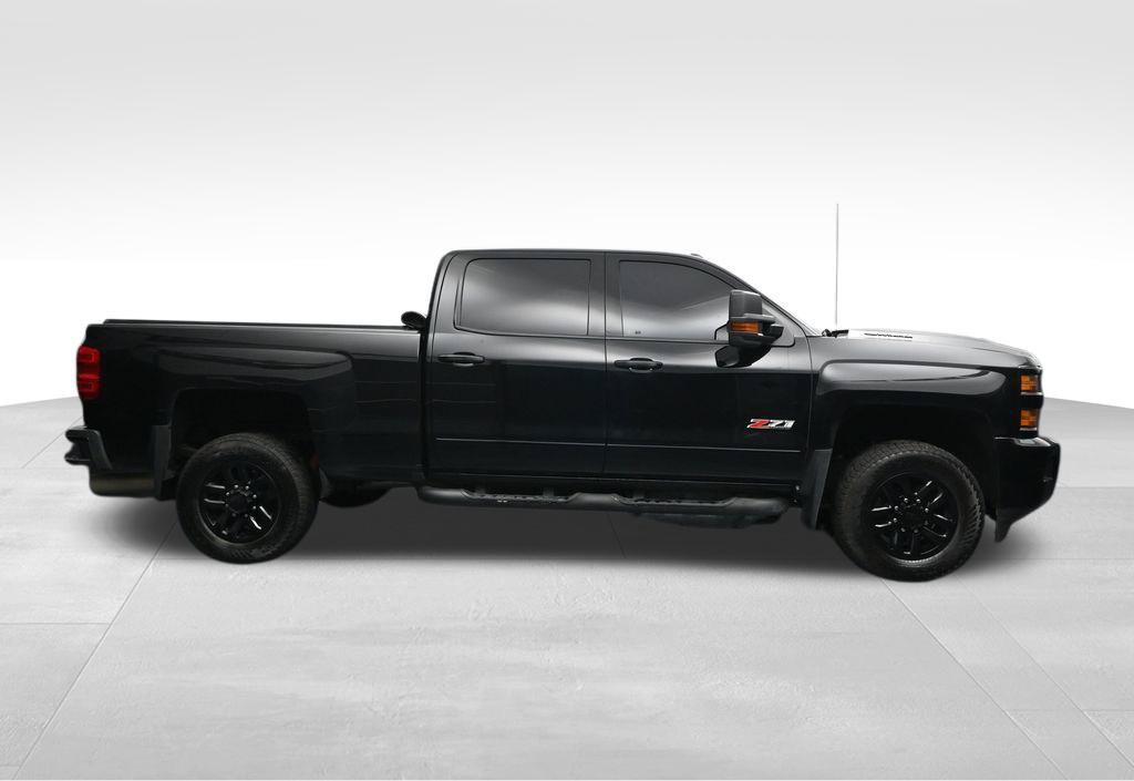 Used 2018 Chevrolet Silverado 2500 LTZ w/ Midnight Edition AWD/4WD image 6