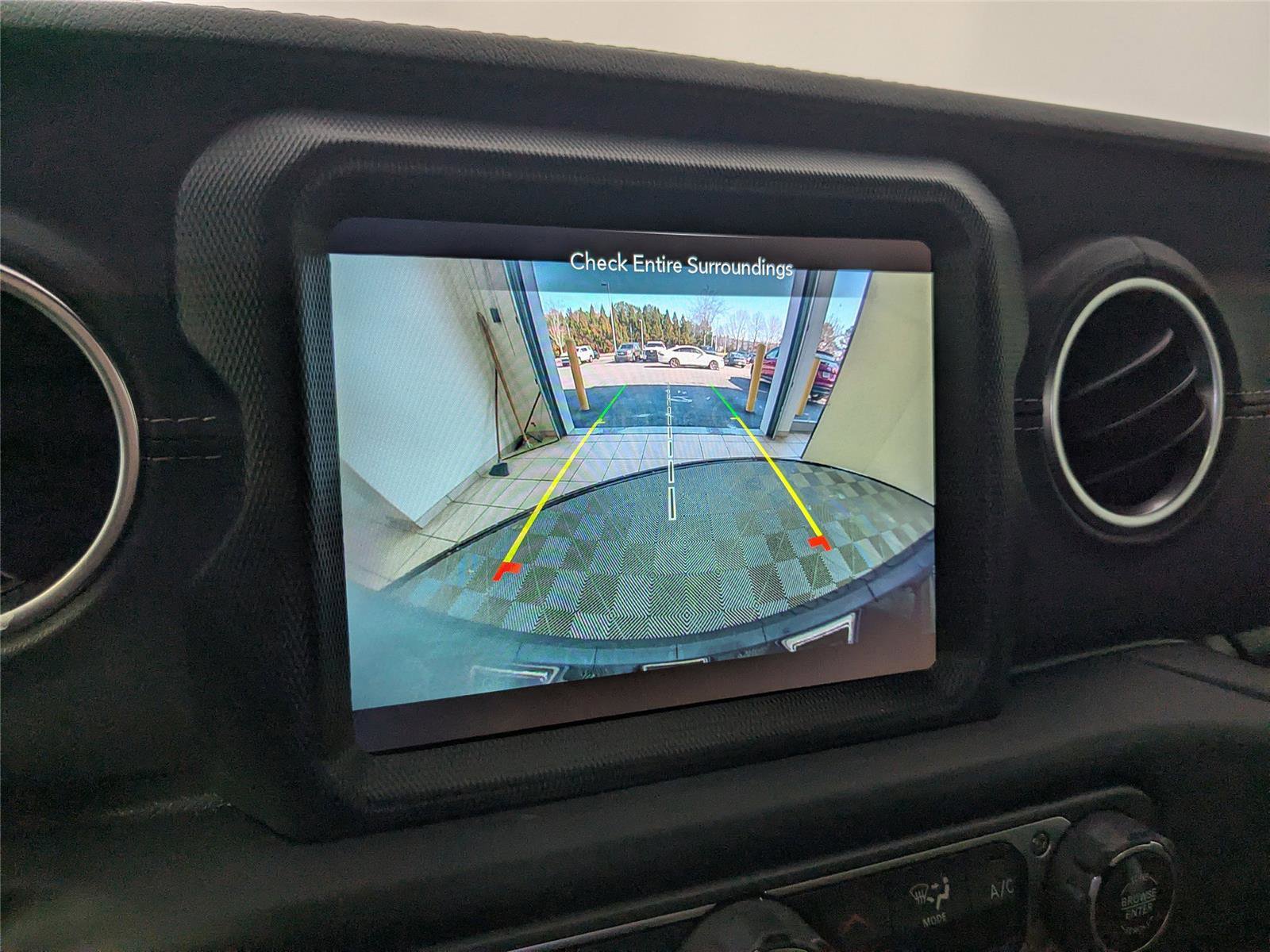 Used 2021 Jeep Wrangler Unlimited Sahara w/ Cold Weather Group image 17