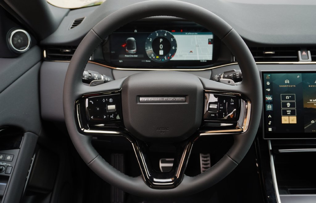 New 2026 Land Rover Range Rover Evoque Hoxton AWD/4WD image 16