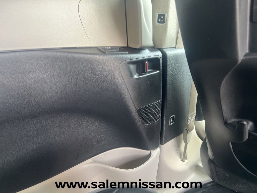 Used 2020 Chrysler Pacifica Limited FWD image 24
