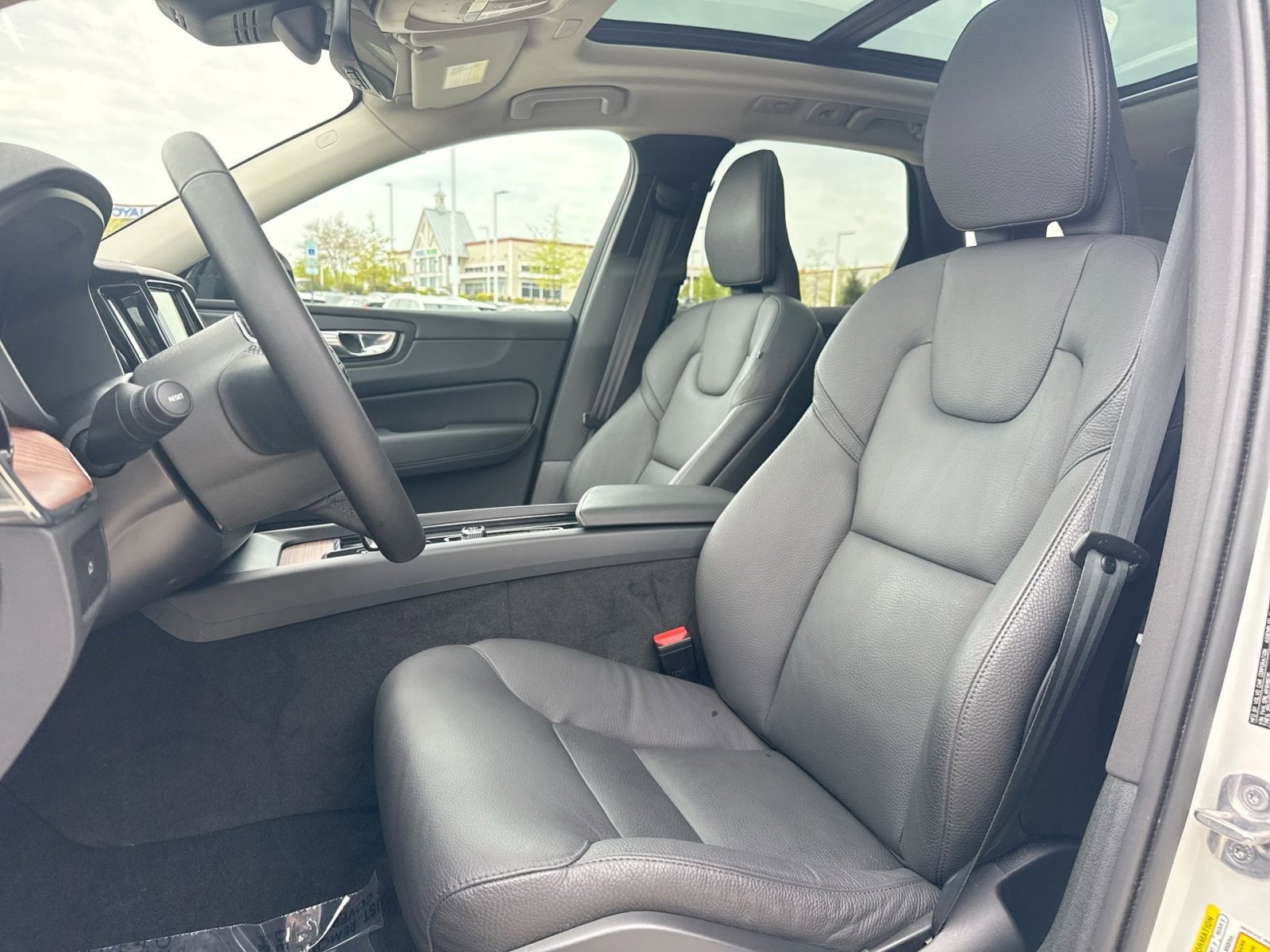 Used 2024 Volvo XC60 B5 Plus w/ Protection Package Premier AWD/4WD image 13