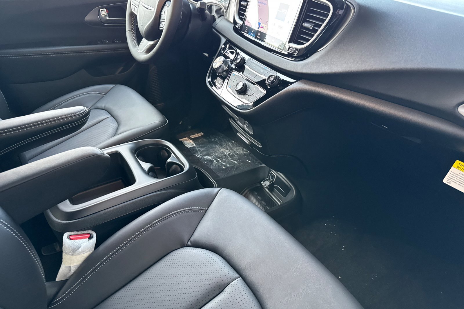 New 2026 Chrysler Voyager LX image 15