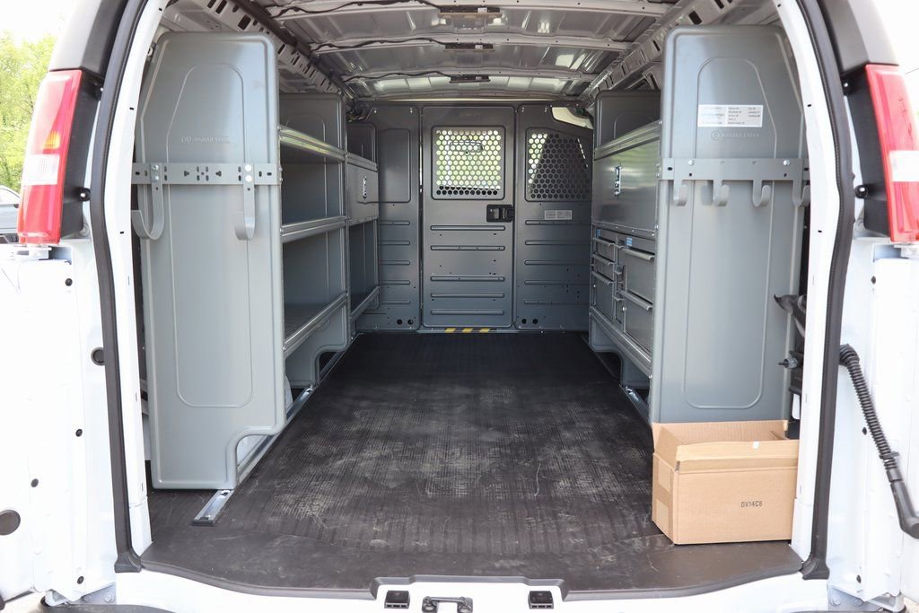 New 2025 Chevrolet Express 2500 w/ Driver Convenience Package image 26