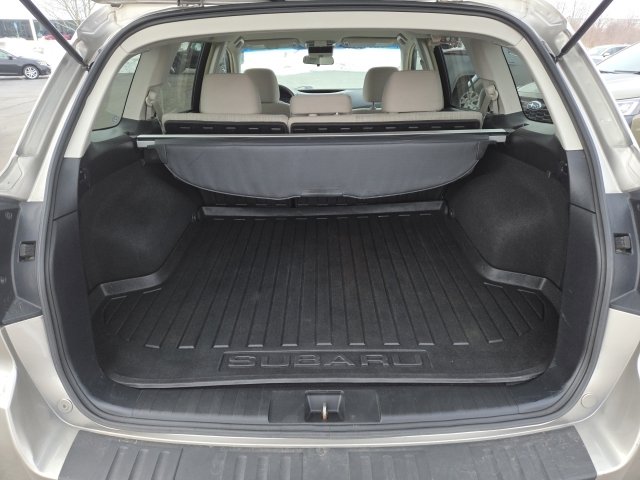 Used 2014 Subaru Outback 2.5i Premium w/ Accessory Value Package (OY1) image 10
