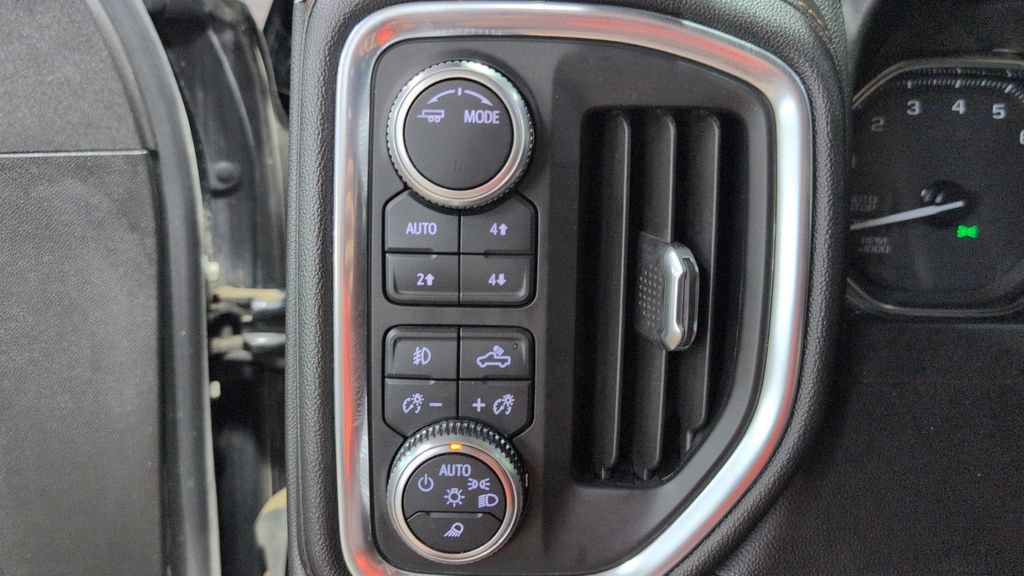 Used 2020 GMC Sierra 1500 AT4 w/ AT4 Premium Package AWD/4WD image 17