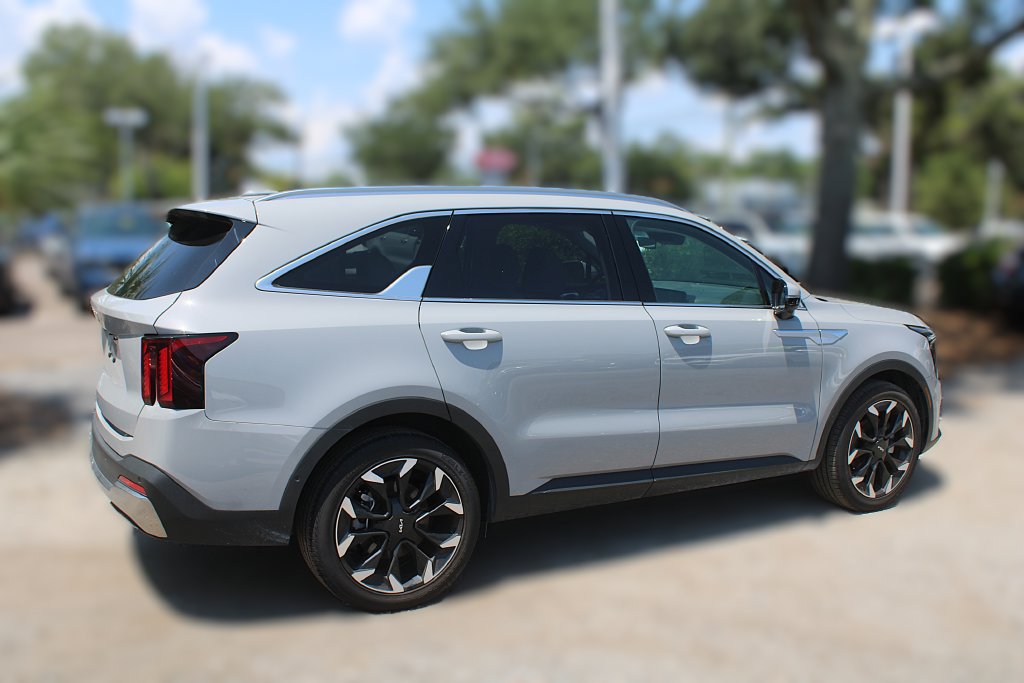 Certified 2024 Kia Sorento SX FWD image 6
