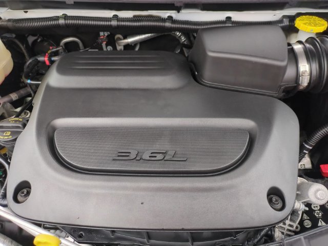 Used 2025 Chrysler Pacifica Limited FWD image 33