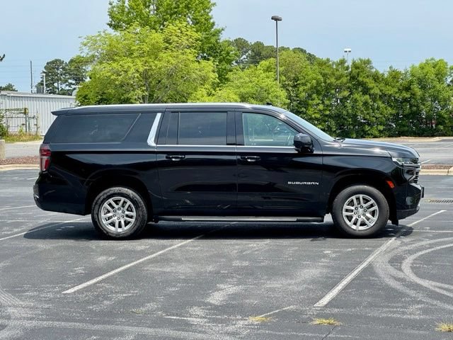 Used 2024 Chevrolet Suburban LT AWD/4WD image 9