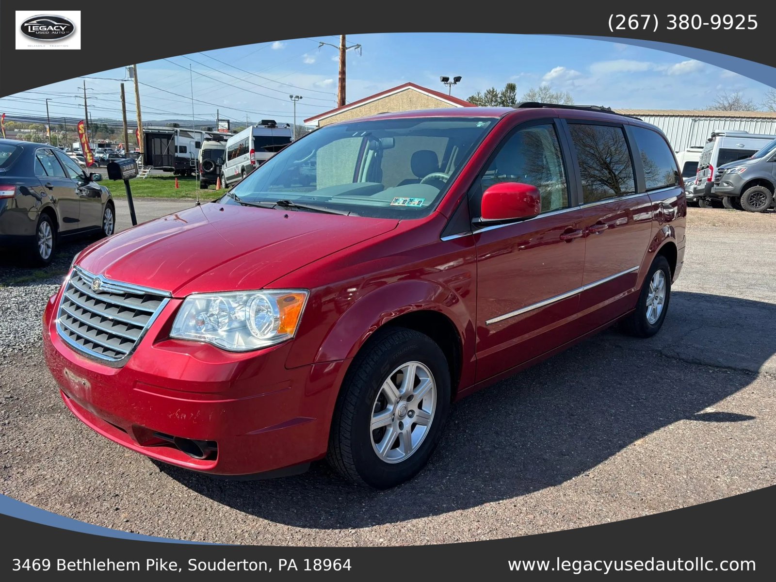 Used 2010 Chrysler Town & Country Touring w/ Family Value Group FWD image 1