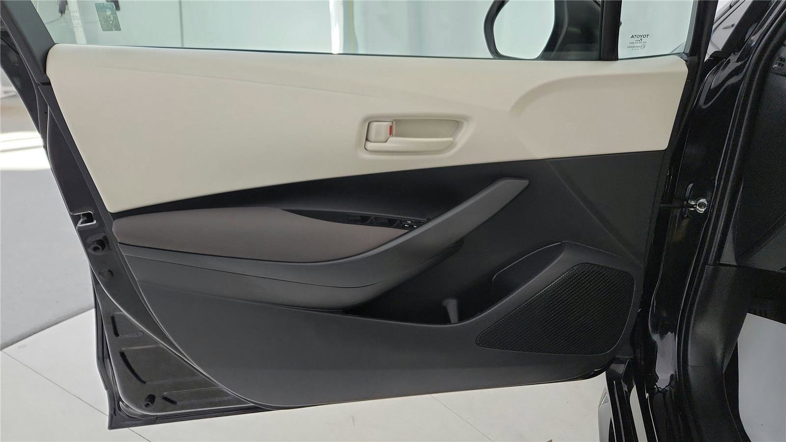 Used 2023 Toyota Corolla LE image 22