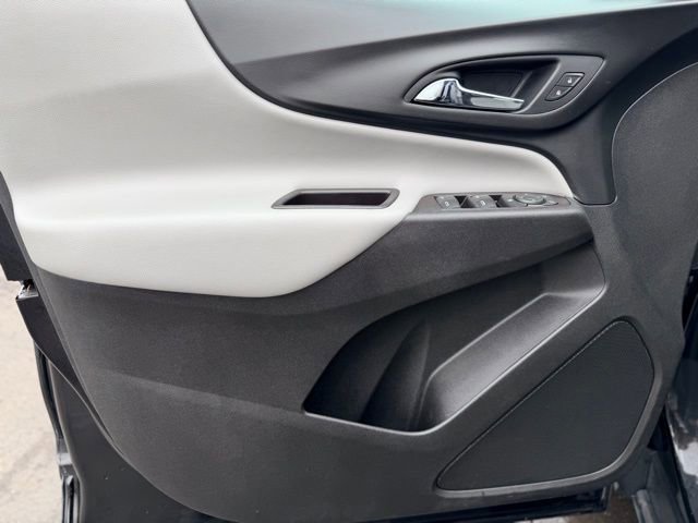 Used 2022 Chevrolet Equinox LS image 18