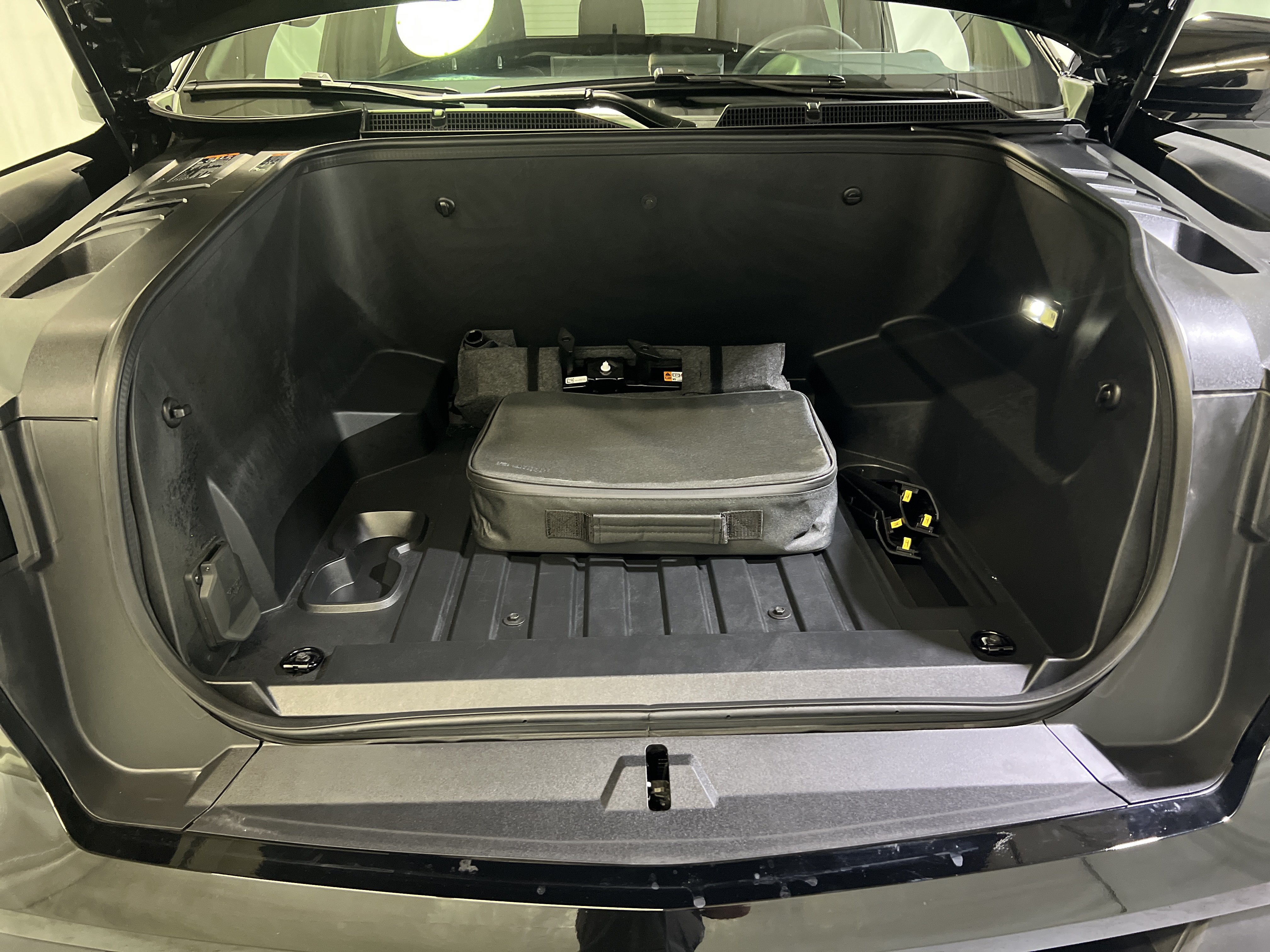 Used 2025 Chevrolet Silverado EV W/T AWD/4WD image 15
