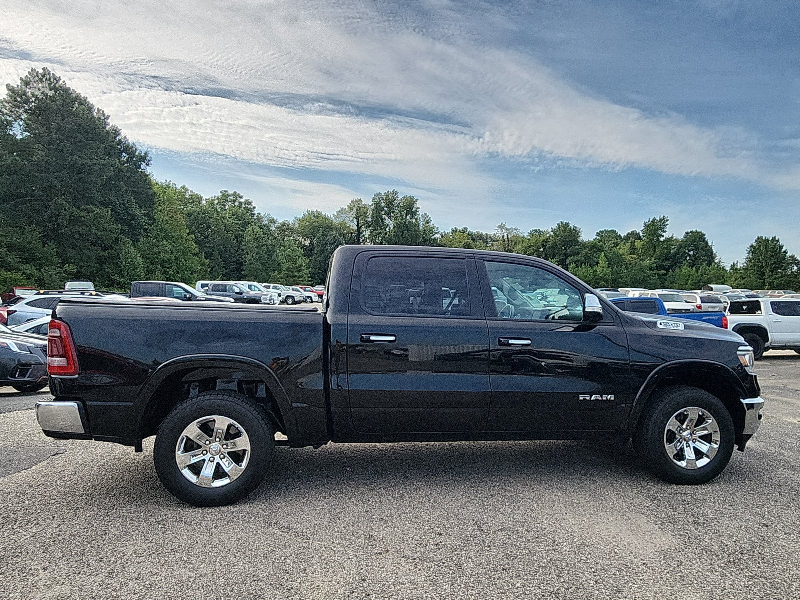 Used 2022 RAM 1500 Laramie AWD/4WD image 6
