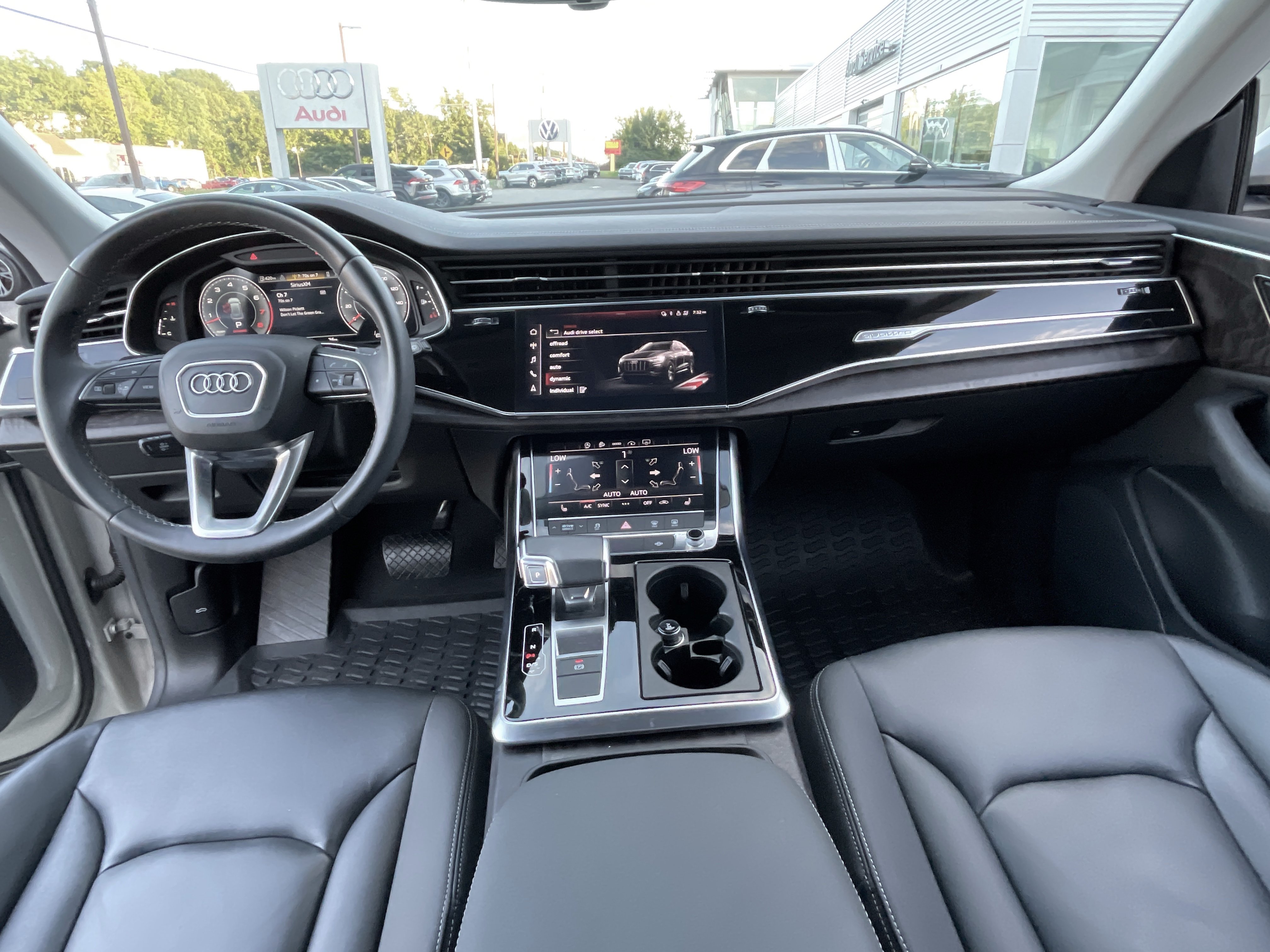 Certified 2023 Audi Q8 Premium w/ Convenience Package AWD/4WD image 9