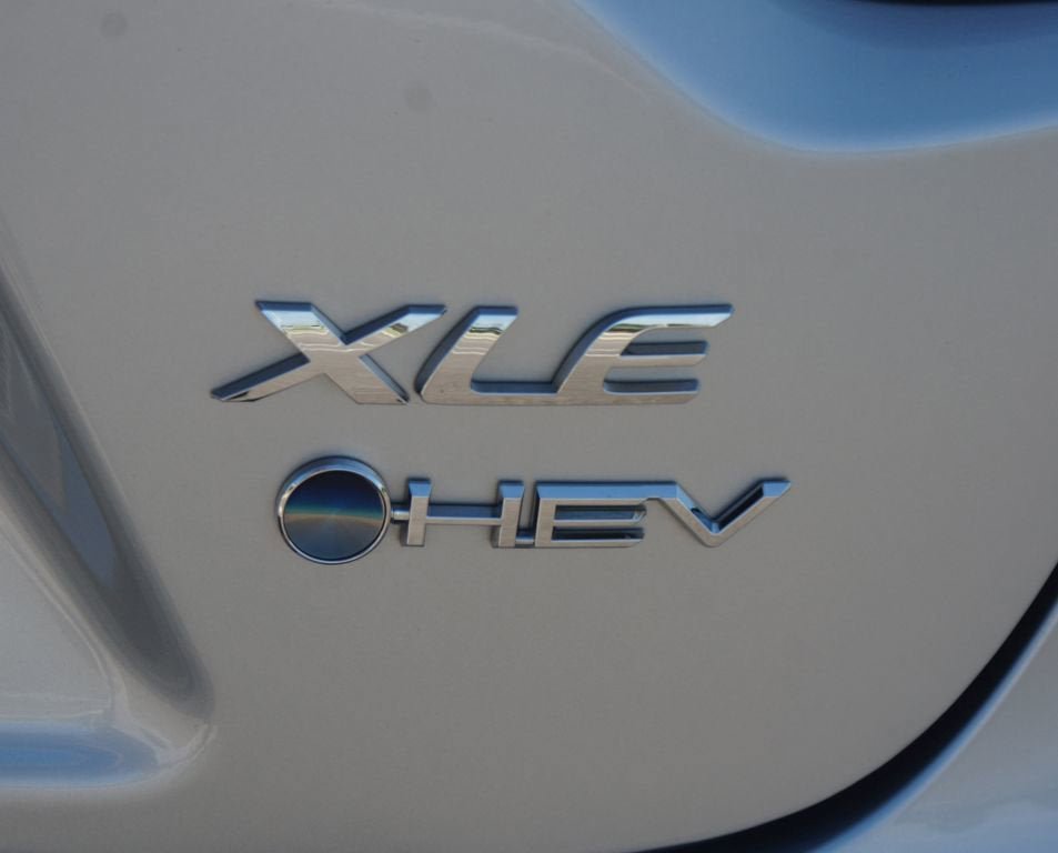Used 2025 Toyota Corolla XLE FWD image 19