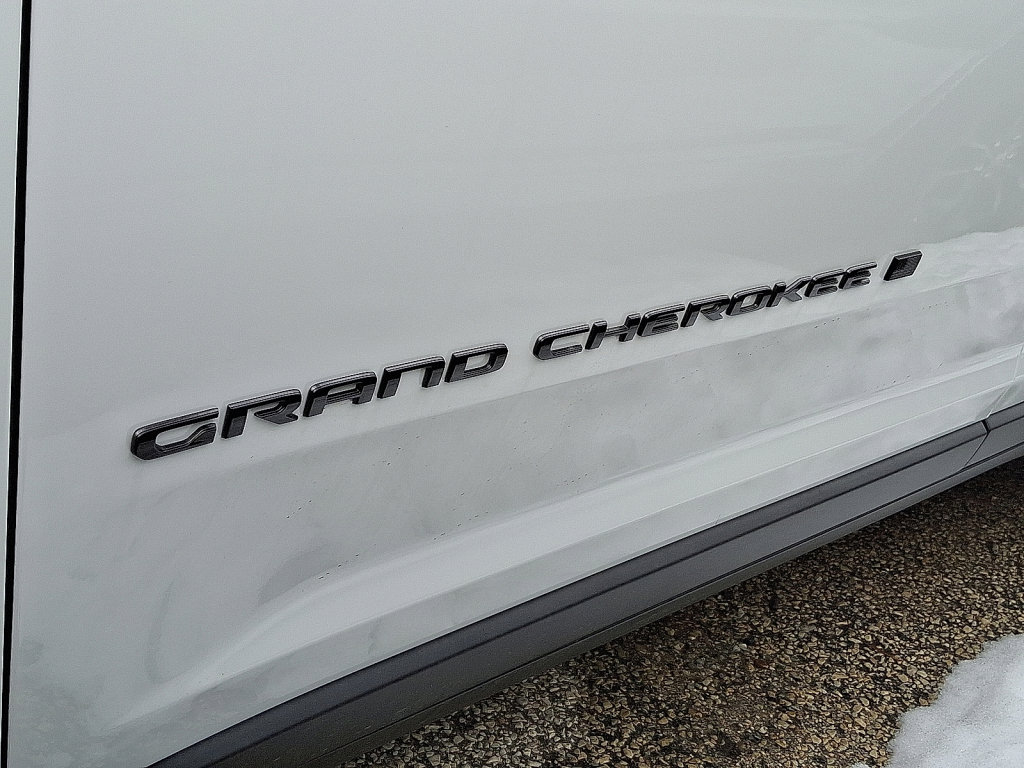 New 2026 Jeep Grand Cherokee Limited w/ Limited Altitude Package image 5