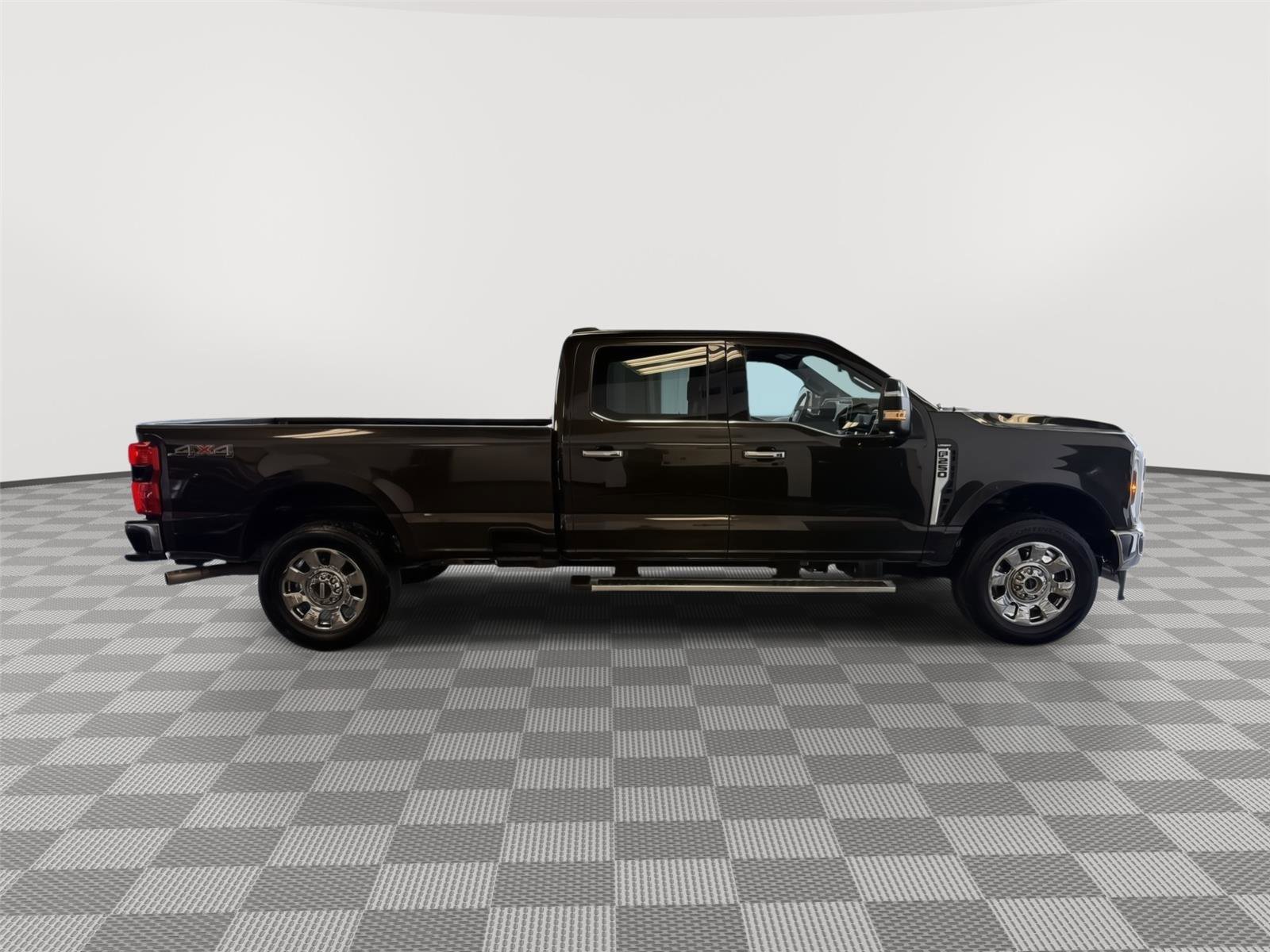 Used 2024 Ford F250 Lariat w/ Chrome Package image 6