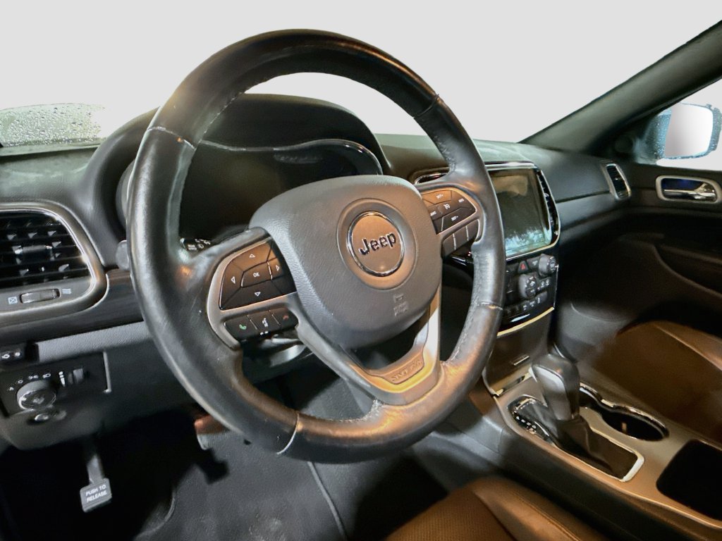 Used 2021 Jeep Grand Cherokee Laredo X RWD image 12