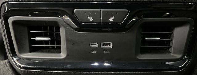 Used 2024 Chevrolet Silverado 2500 ZR2 w/ Technology Package image 44